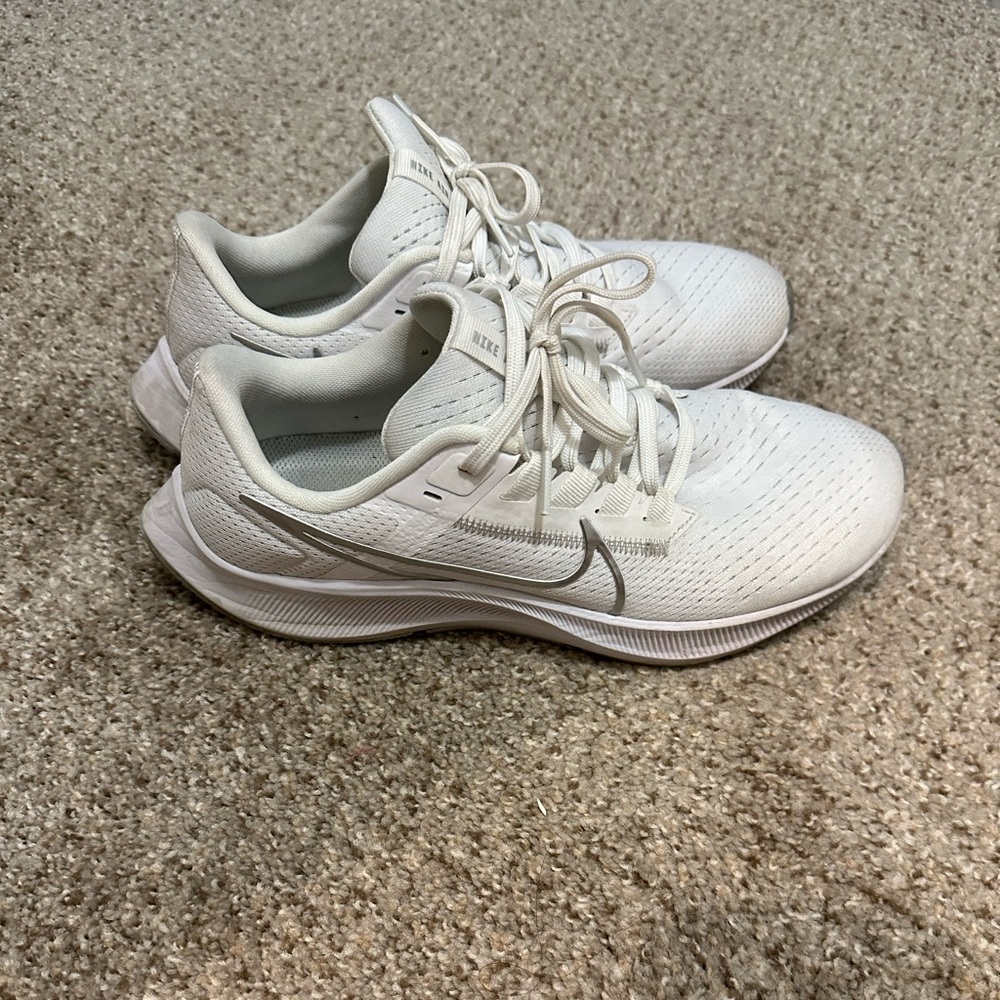 Women’s Nike Pegasus 8 1/2